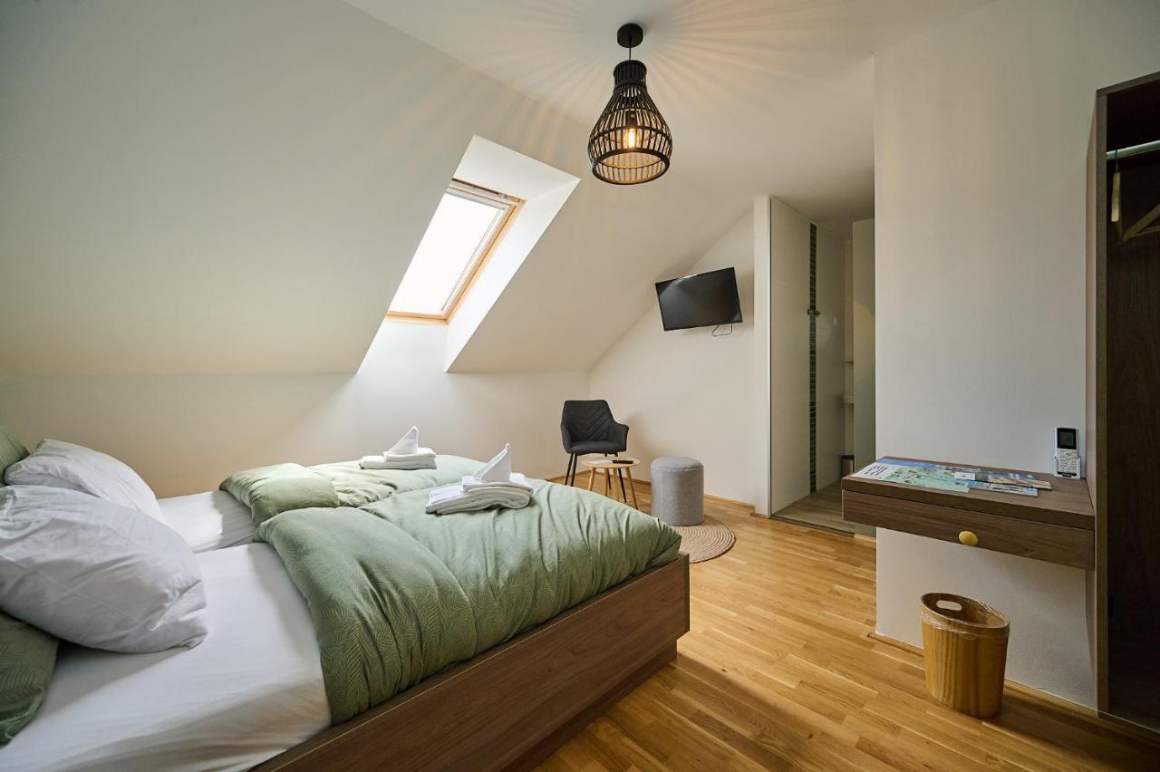 Rooms Сомбатхей Экстерьер фото