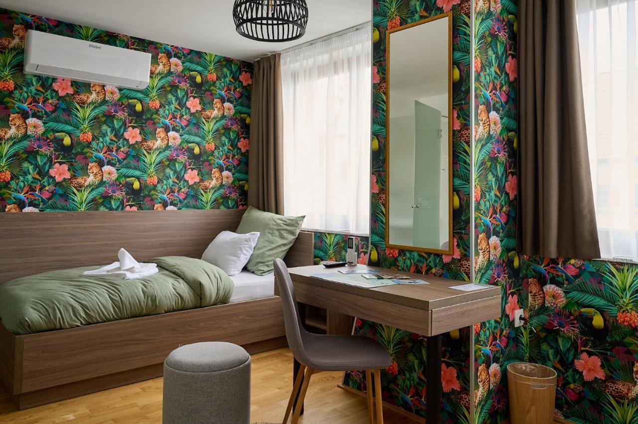 Rooms Сомбатхей Экстерьер фото