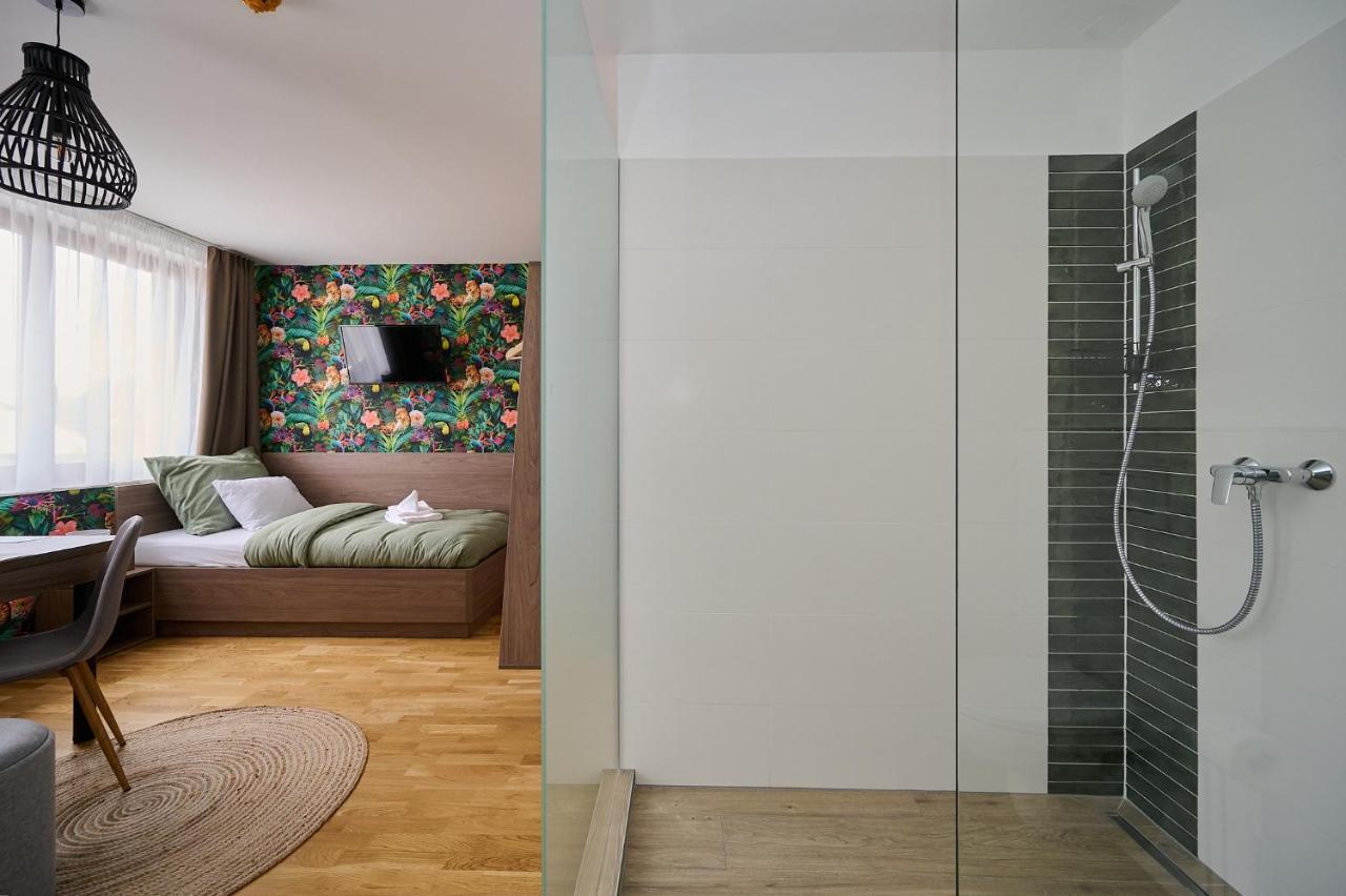 Rooms Сомбатхей Экстерьер фото